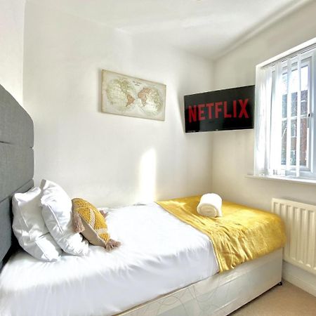 Walsall Group Accommodation Bagian luar foto