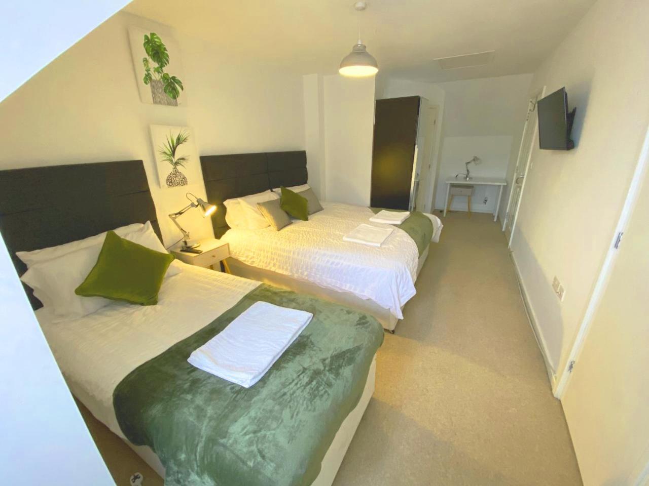 Walsall Group Accommodation Bagian luar foto