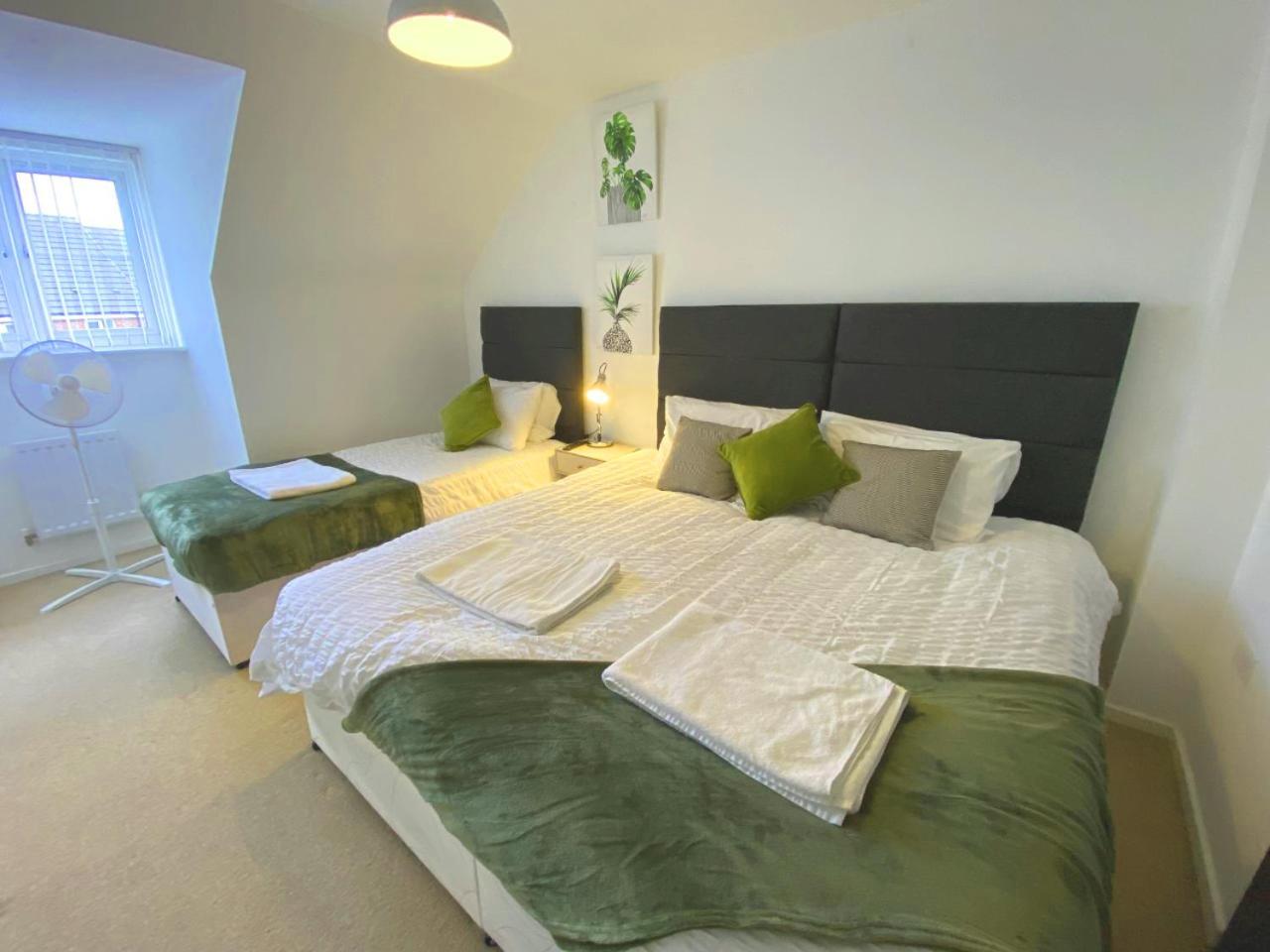 Walsall Group Accommodation Bagian luar foto