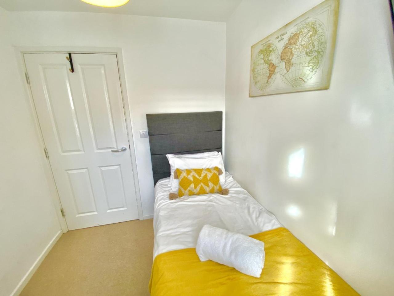 Walsall Group Accommodation Bagian luar foto