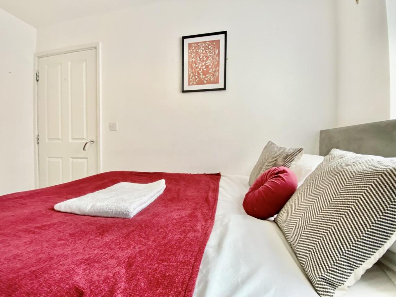 Walsall Group Accommodation Bagian luar foto