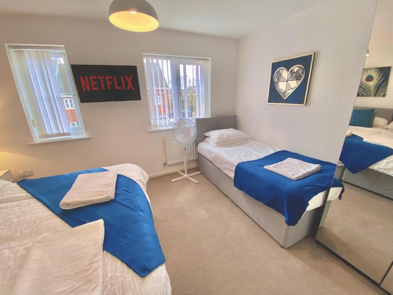 Walsall Group Accommodation Bagian luar foto