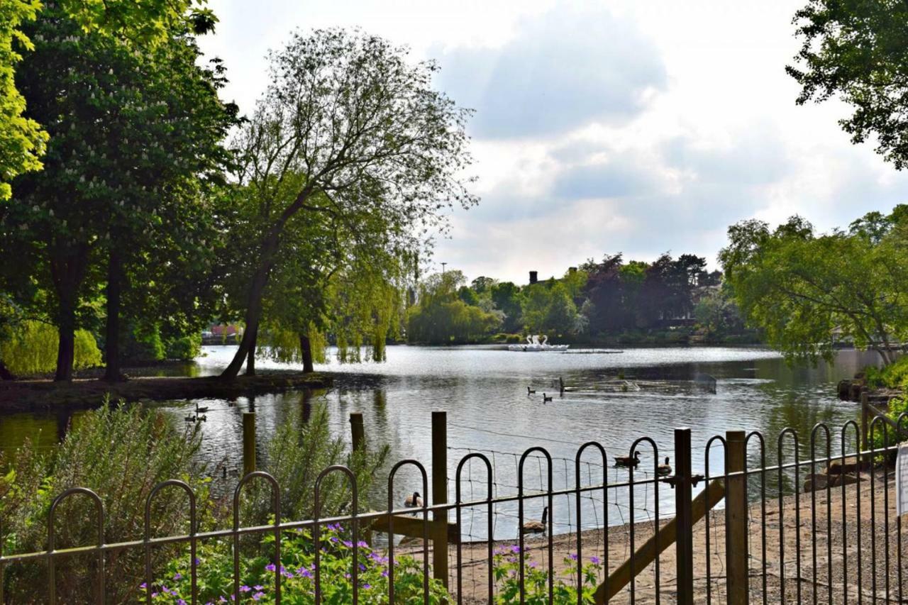 Walsall Group Accommodation Bagian luar foto